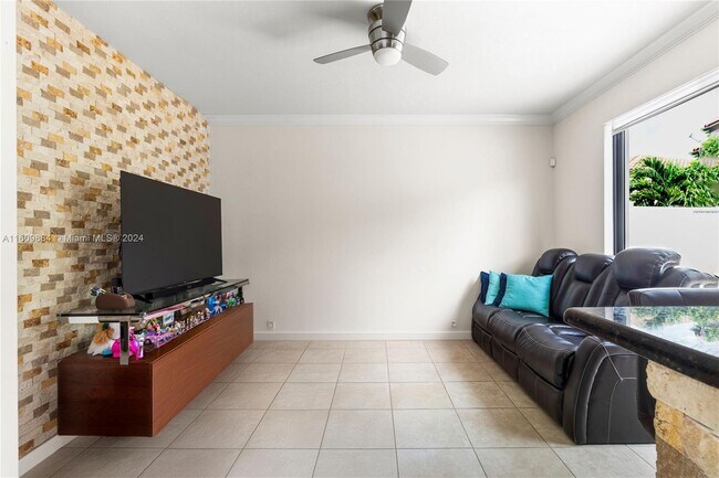Building Photo - 3321 W 89th Terrace