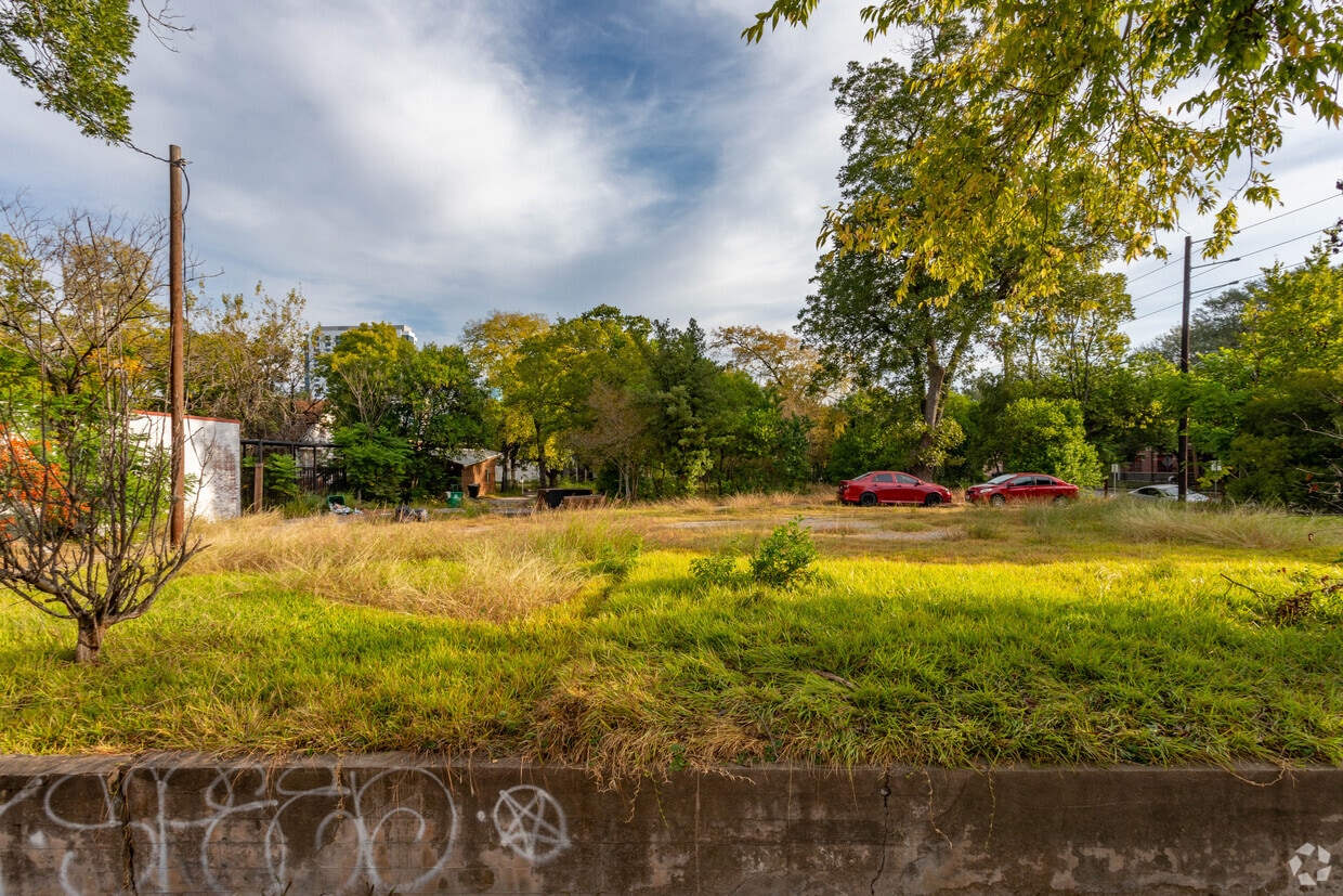 Construction: Oct 2022 - Rosemary's Place