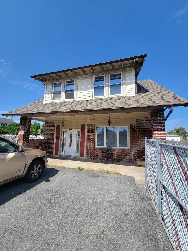 Building Photo - 4909 Kutztown Rd