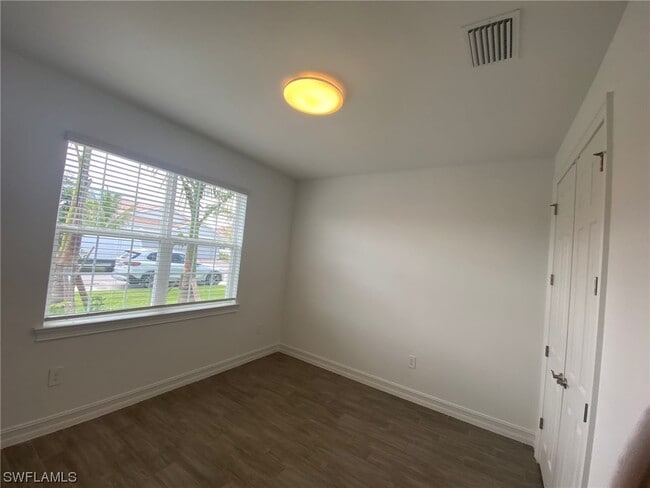 Building Photo - 2974 Royal Gardens Ave