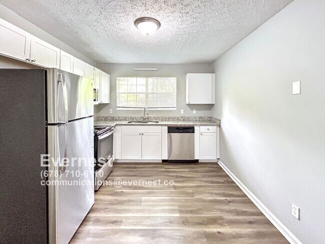 Building Photo - 3-Bedroom, 2-Bath Home with Serene Natural...