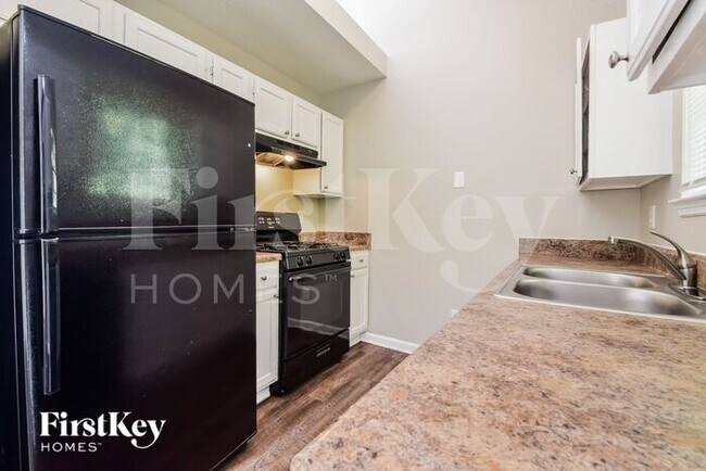 Building Photo - 3630 River Ridge Ct