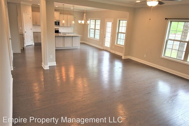 Building Photo - 5 br, 4 bath House - 68 Churchill Terrace