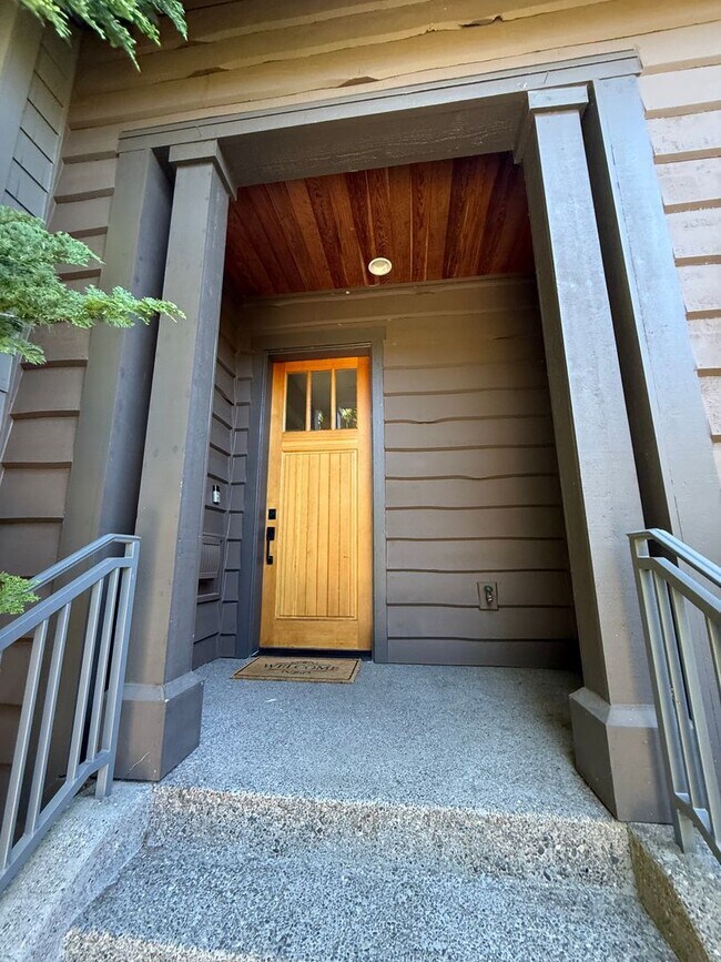 Building Photo - Stunning Contemporary townhome in Coveted Peterkort Woods, near St. Vincent's in Cedar Mill