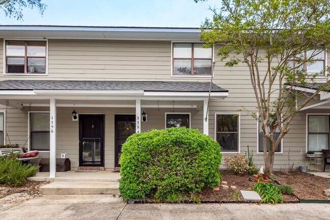 Foto del edificio - 2 Bedroom, 1.5 Bathroom Townhome in Island Bluff - James Island
