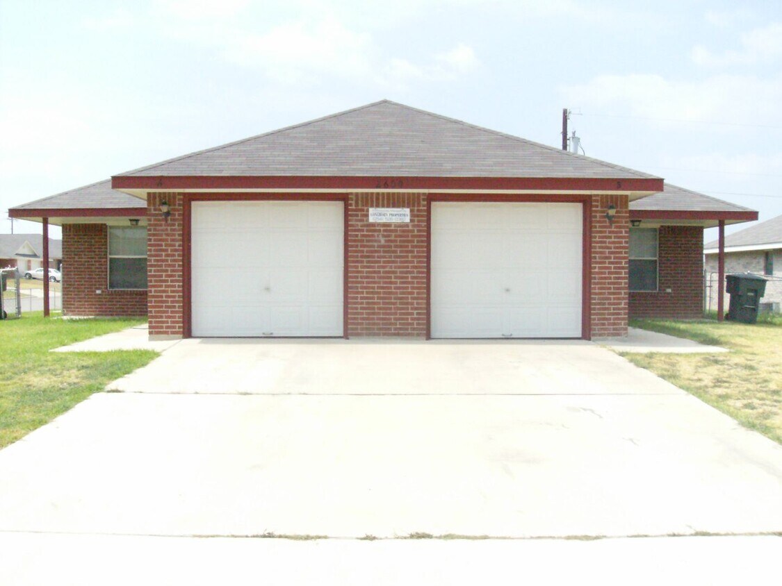 Primary Photo - 2600 Alma Dr.