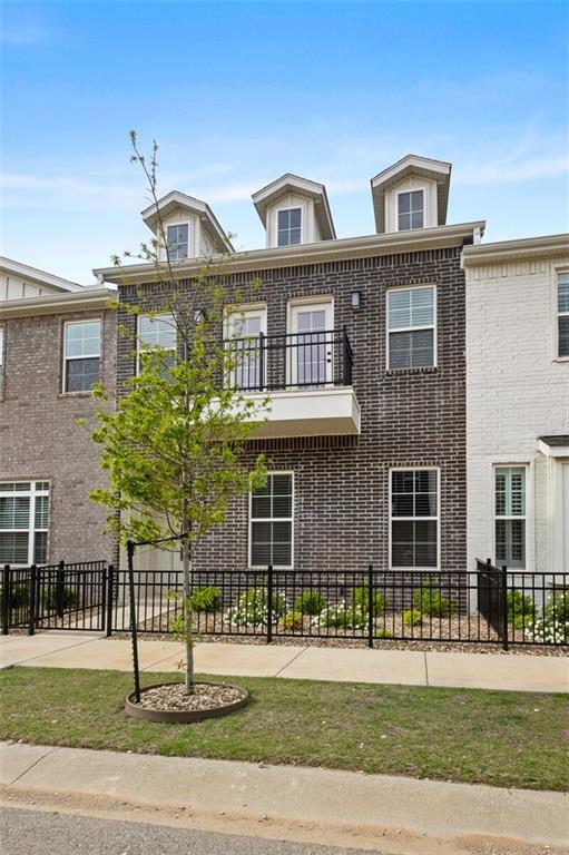 Building Photo - 2900 SW Arlington Blvd
