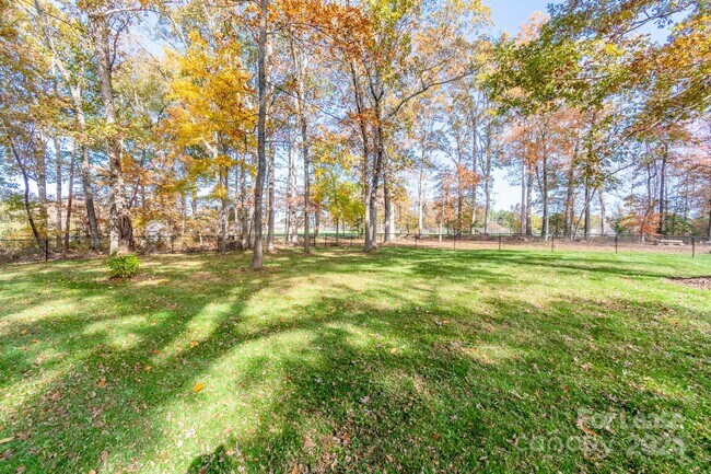 Foto del edificio - 7589 Monbo Rd