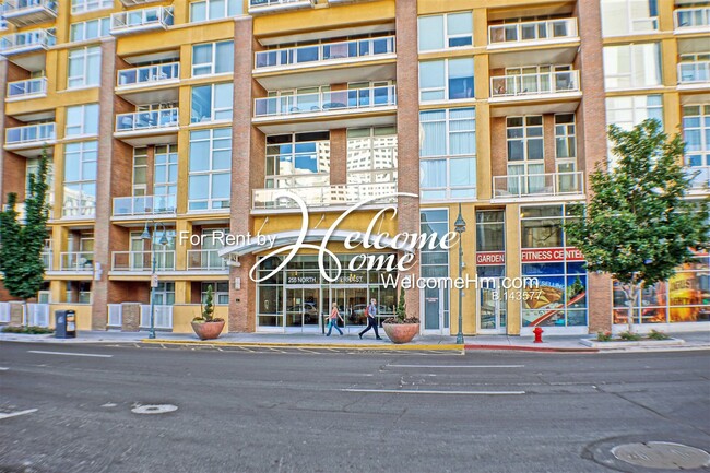 Building Photo - 255 N Sierra St