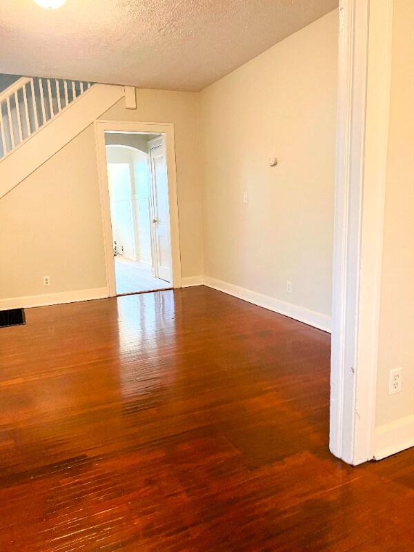 Foto del edificio - 607 N Oxford St