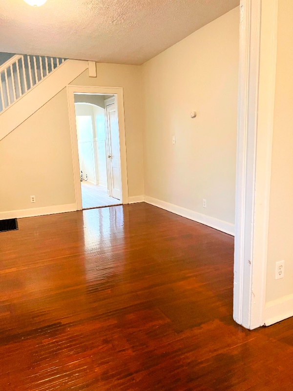 Building Photo - 607 N Oxford St