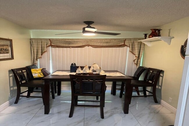 Foto del edificio - 8230 9th Ct