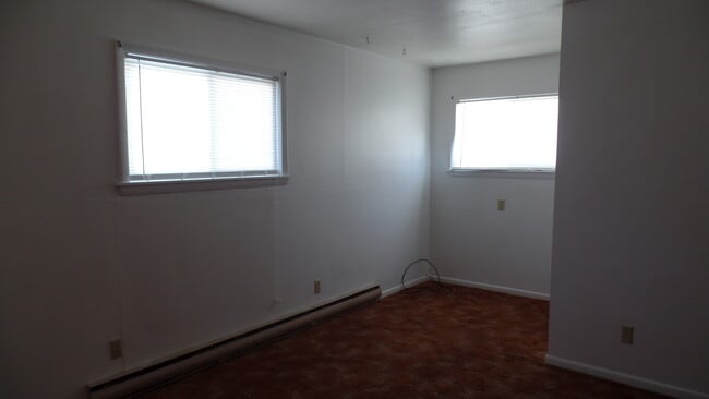 Building Photo - 545 Mesa Dr