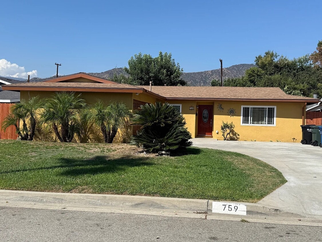 Foto principal - 759 Bridwell St