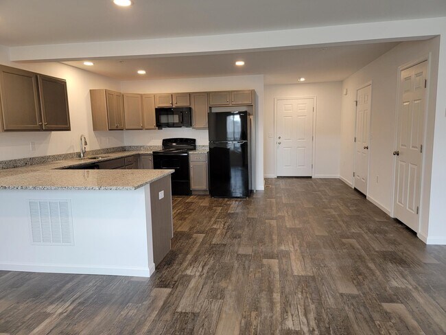 Building Photo - 151 Robert Cir