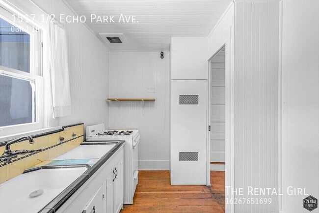 Building Photo - 1517 1/2 Echo Park Ave. -