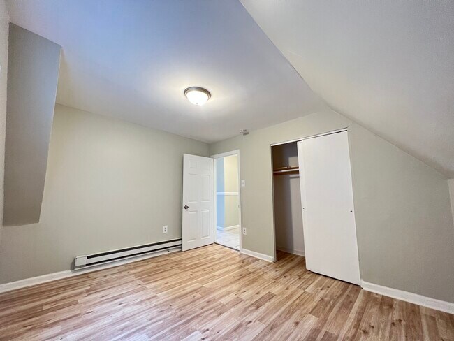 Building Photo - 175 Parker St