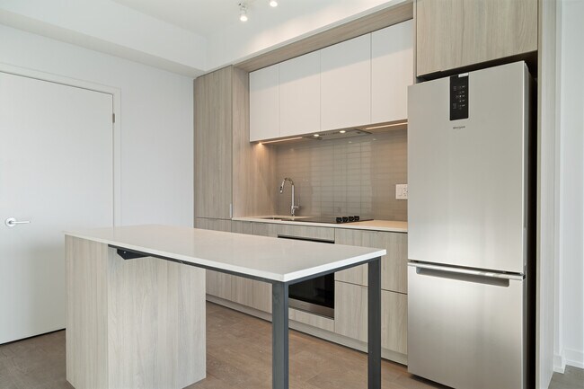 Building Photo - 395 Square One Dr