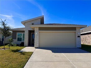 Building Photo - 20 South Dr