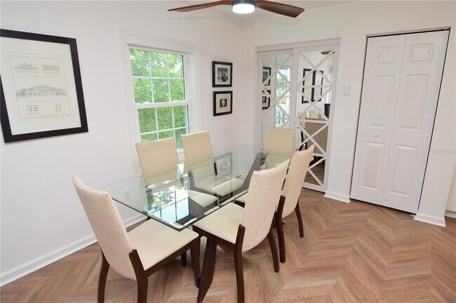Foto del edificio - 5048 Beach Dr SE