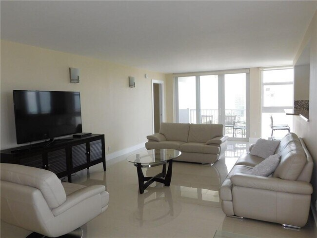Foto del edificio - 1370 S Ocean Blvd