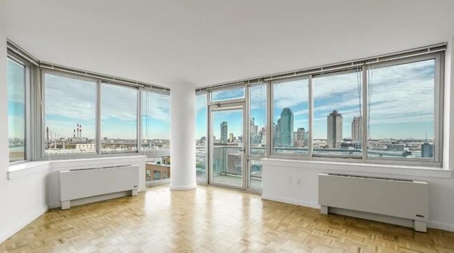 Foto del edificio - 3 bedroom in Long Island City NY 11109