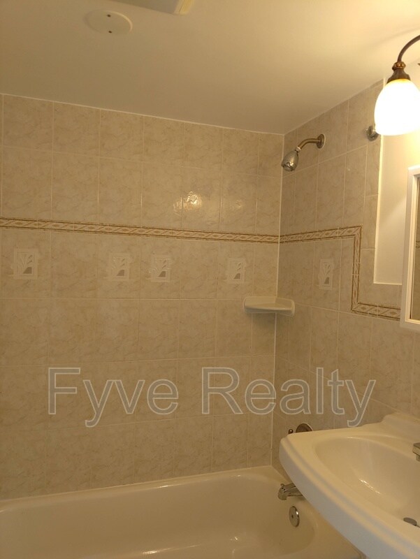 5786 Village Green Dr, Alexandria, VA 22309 Condo for Rent in