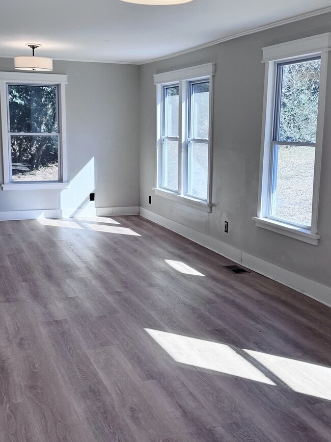 Foto del edificio - 1880 E Broad St