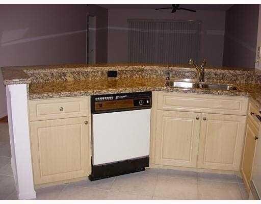 Foto del edificio - 2205 S Cypress Bend Dr