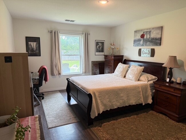 Building Photo - WEST SHERMAN 3/2/2 DESIRABLE AUSTIN LANDING NEIGHBORHOOD WITH COMMUNITY POOL!