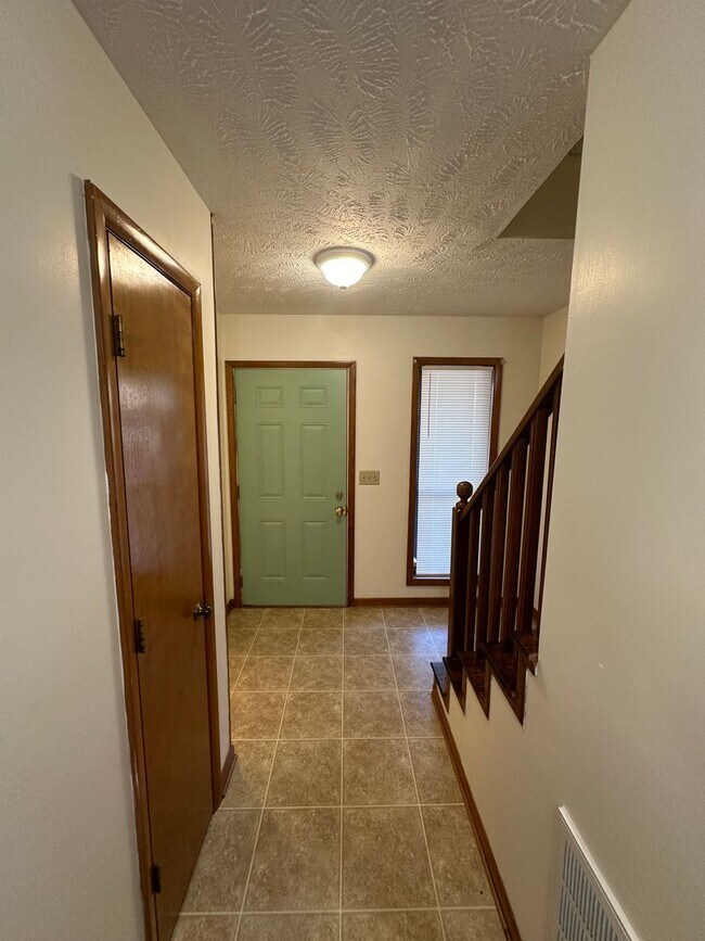 Foto del edificio - 1160 Windham Ct