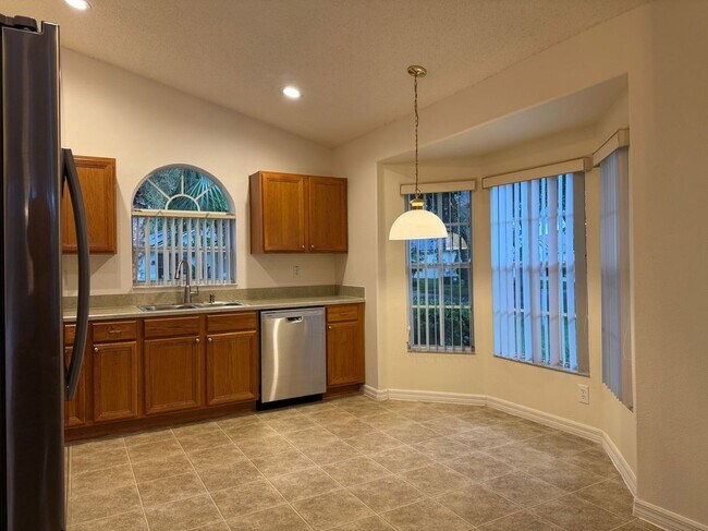 Building Photo - 16004 Blossom Hill Loop