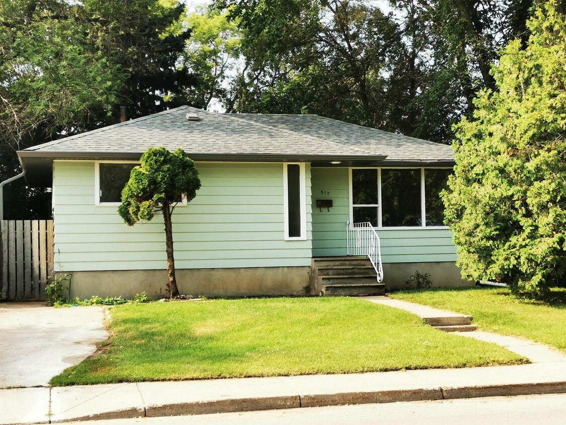 Building Photo - 517-522 22 St E