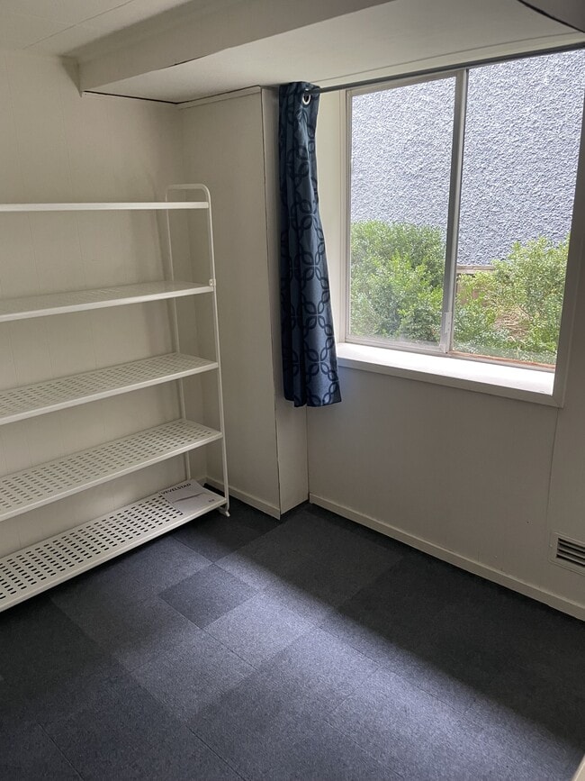 Building Photo - 3853 W 15th Ave