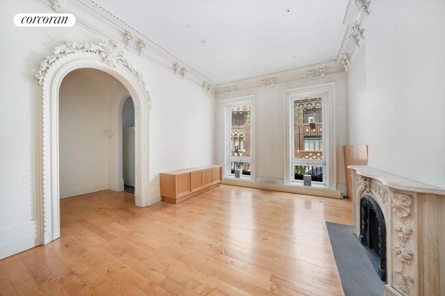 Foto del edificio - 120 E 19th St