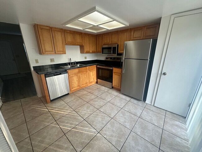 Foto del edificio - Cute 2/1.5 Town Home Available Near UCF!