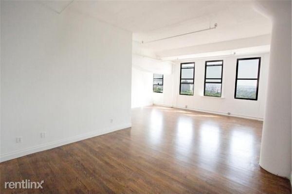 Building Photo - 242 Schermerhorn St