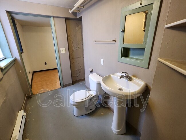 Foto del edificio - 1321 W 6th Ave
