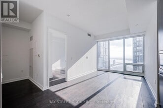 Building Photo - 125 Blue Jays Way