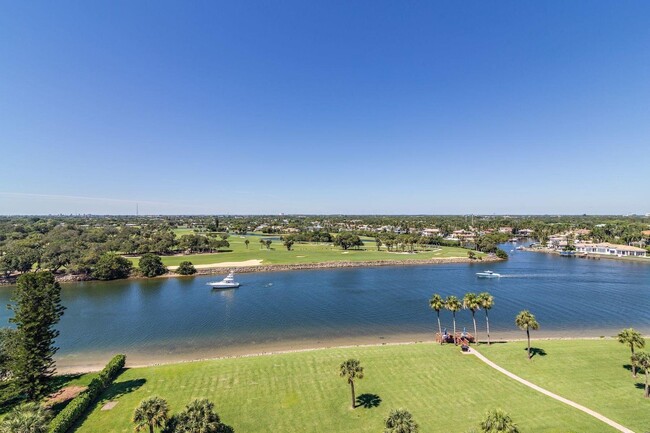 Foto del edificio - 356 Golfview Rd