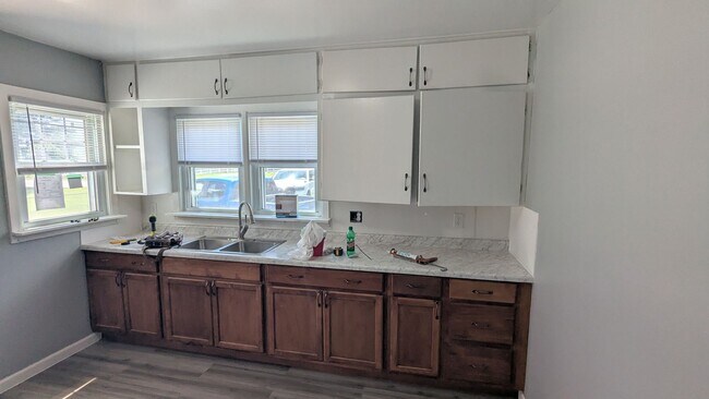 Foto del edificio - 2 bedroom available in Evansdale