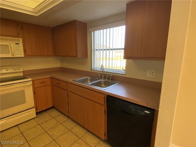 Foto del edificio - 906 SE 14th Terrace