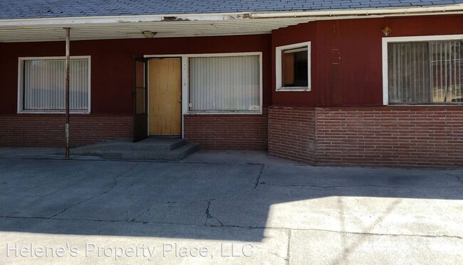 Building Photo - 300 N Mill St