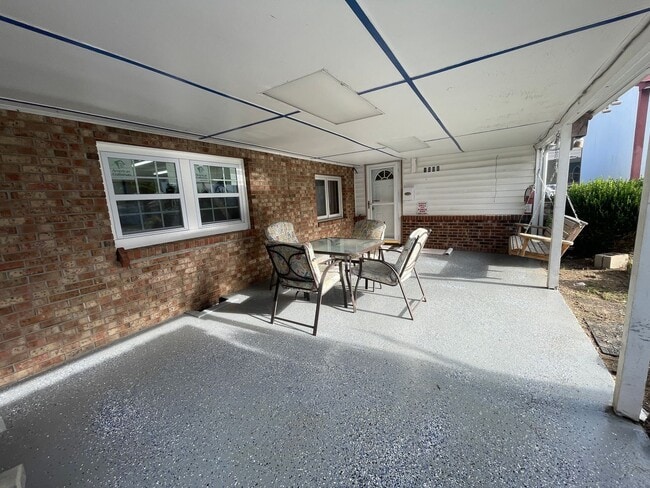 Building Photo - Easy location in Erwin