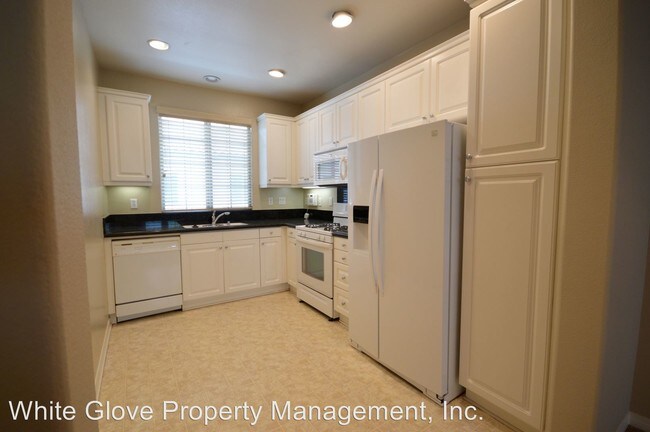 Building Photo - 4 br, 3 bath House - 330 Depot Court