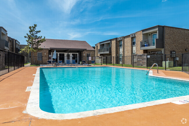 Building Photo - Central Park Apartments