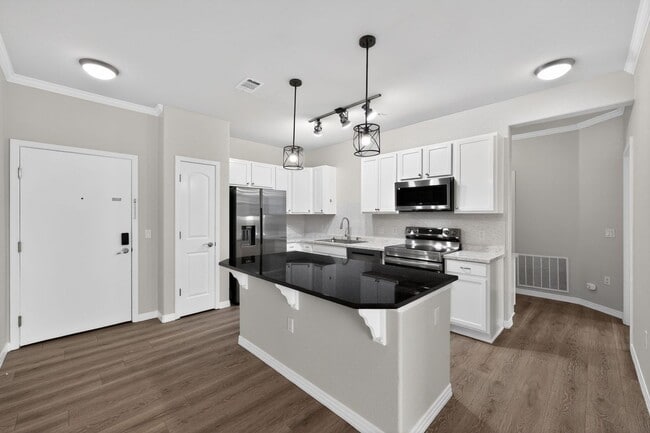 Building Photo - 10176 Park Meadows Dr
