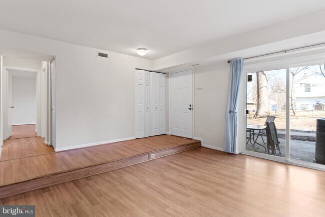 Building Photo - 6317 FENESTRA Ct