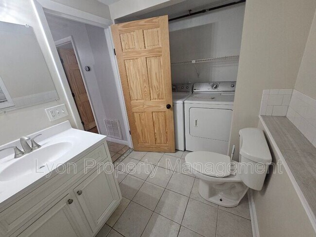 Foto del edificio - 47 N Pleasant St