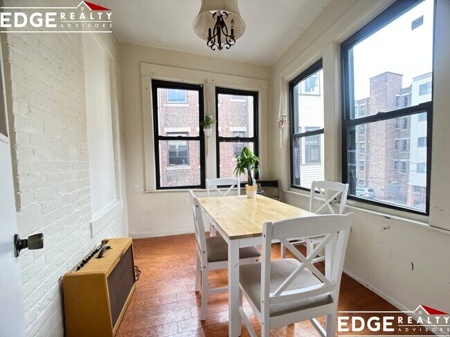 Foto del edificio - 30 Glenville Ave